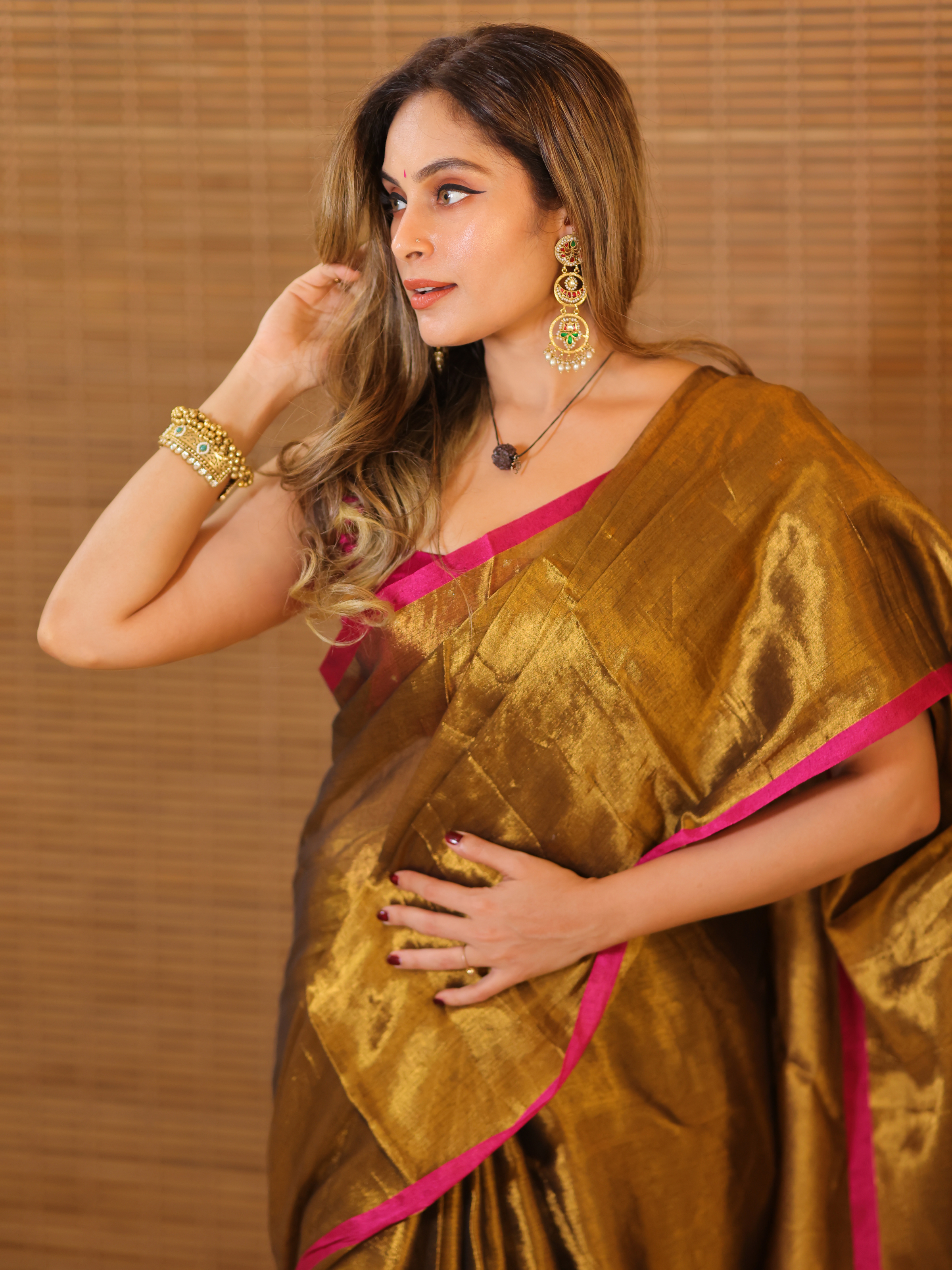 Swarna Rekha (Tissue Mul Saree)