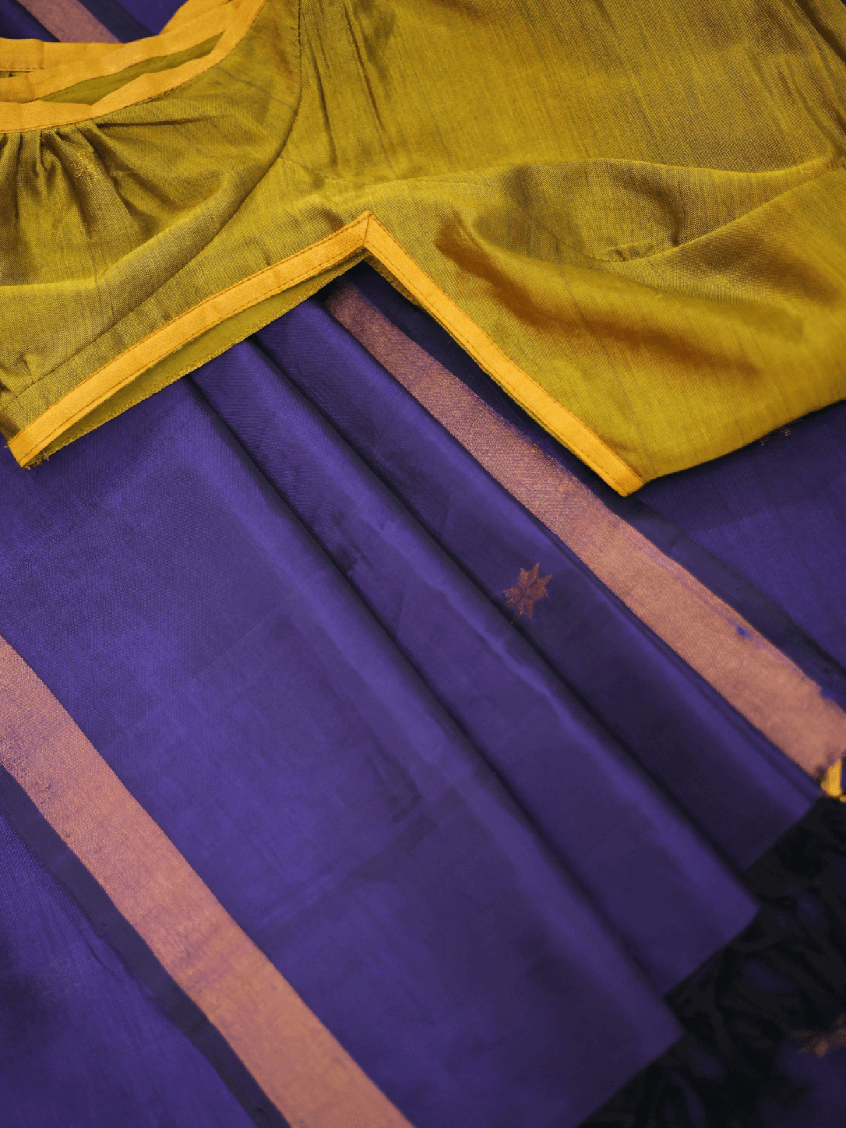 Shubhi (Pure Pattu Saree Handwoven + Blouse Piece)