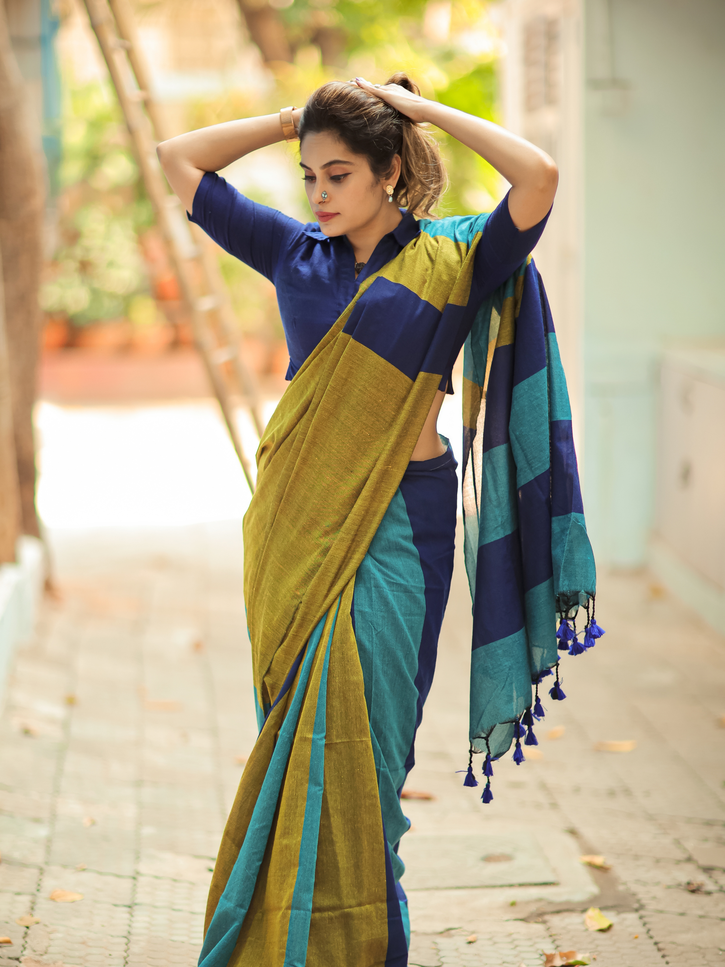 Neel Negotiations (Pure Cotton Saree)