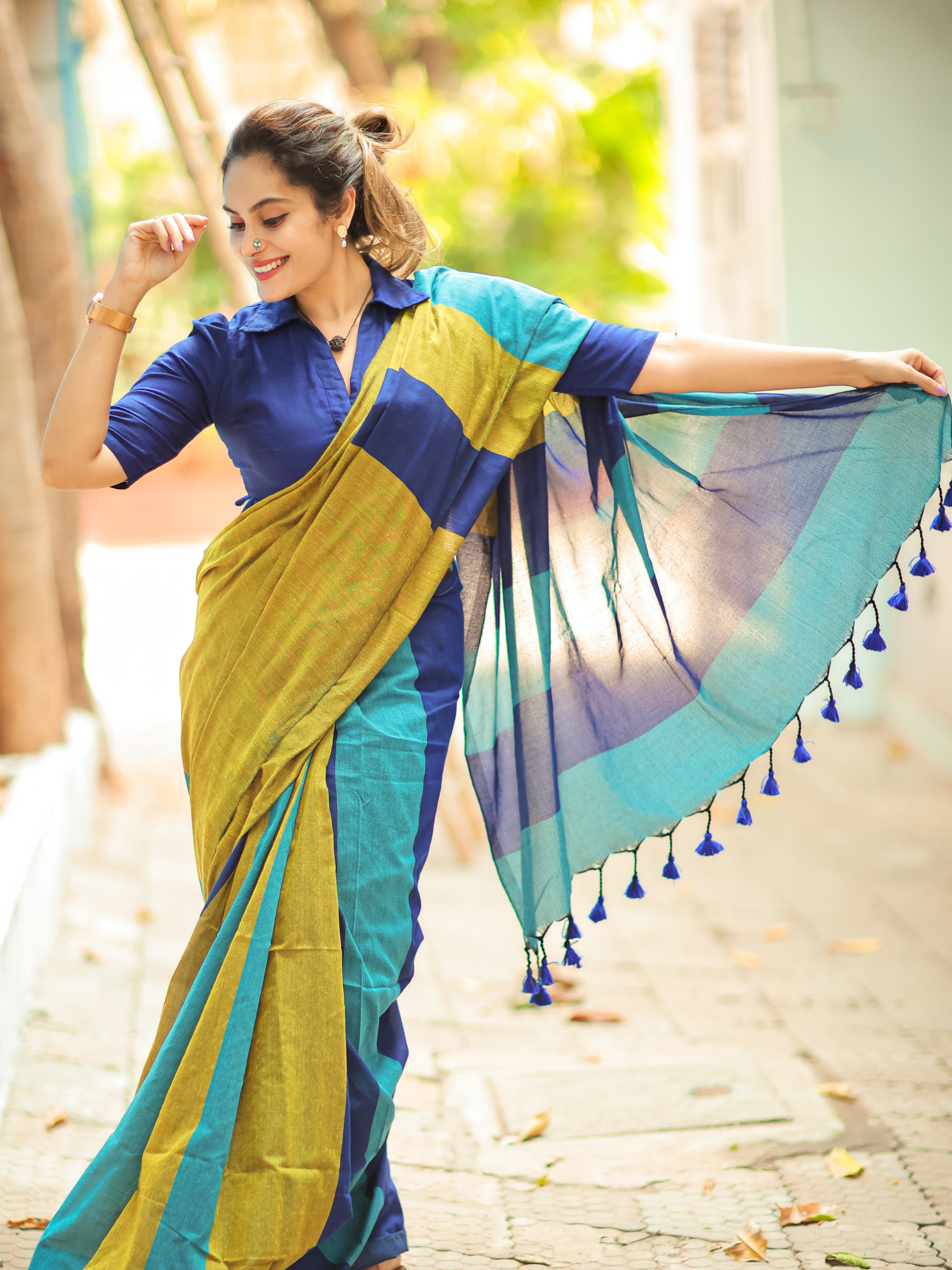 Neel Negotiations (Pure Cotton Saree)