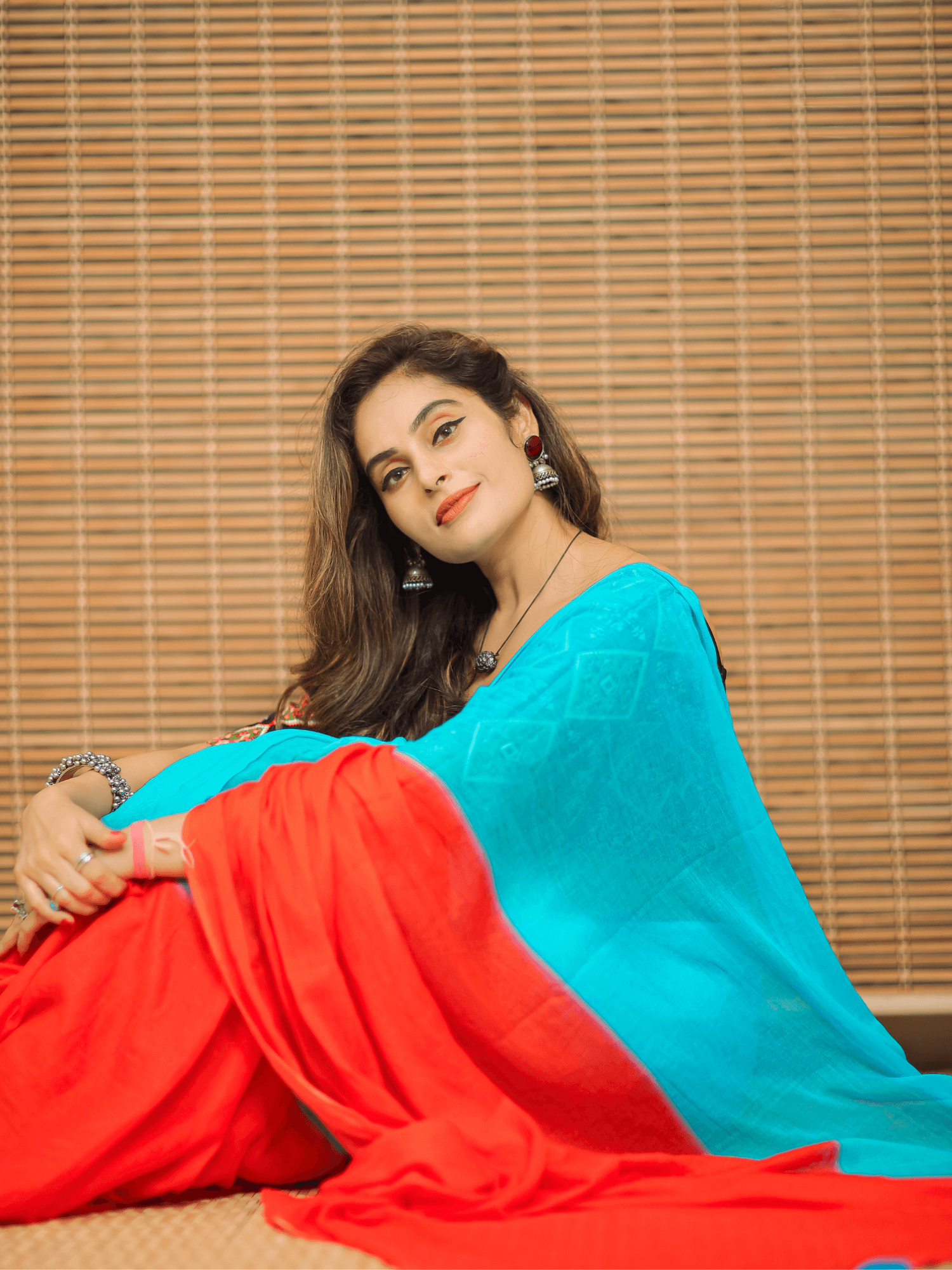 100+ Saree Poses You Should Try for the Perfect Instagrammable Click