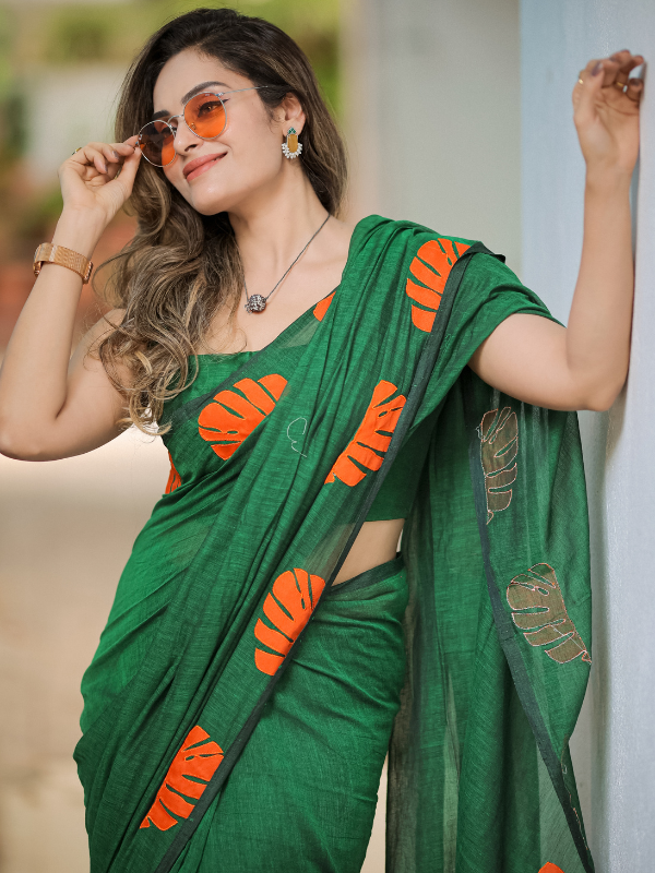 Comment Queen (Hand Embroidery Mul Mul Cotton Saree)