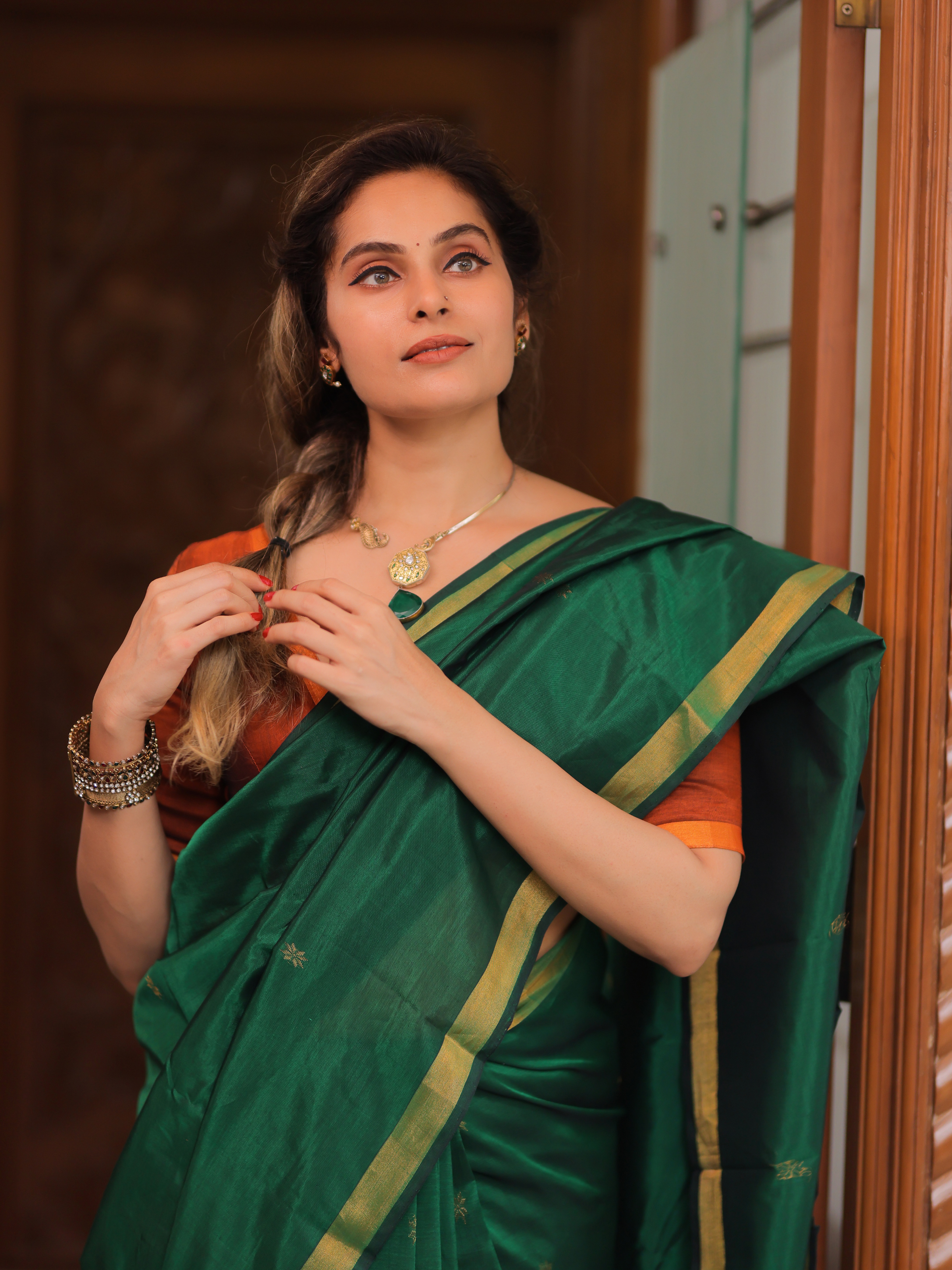 Manikarnika (Pure Pattu Saree Handwoven)