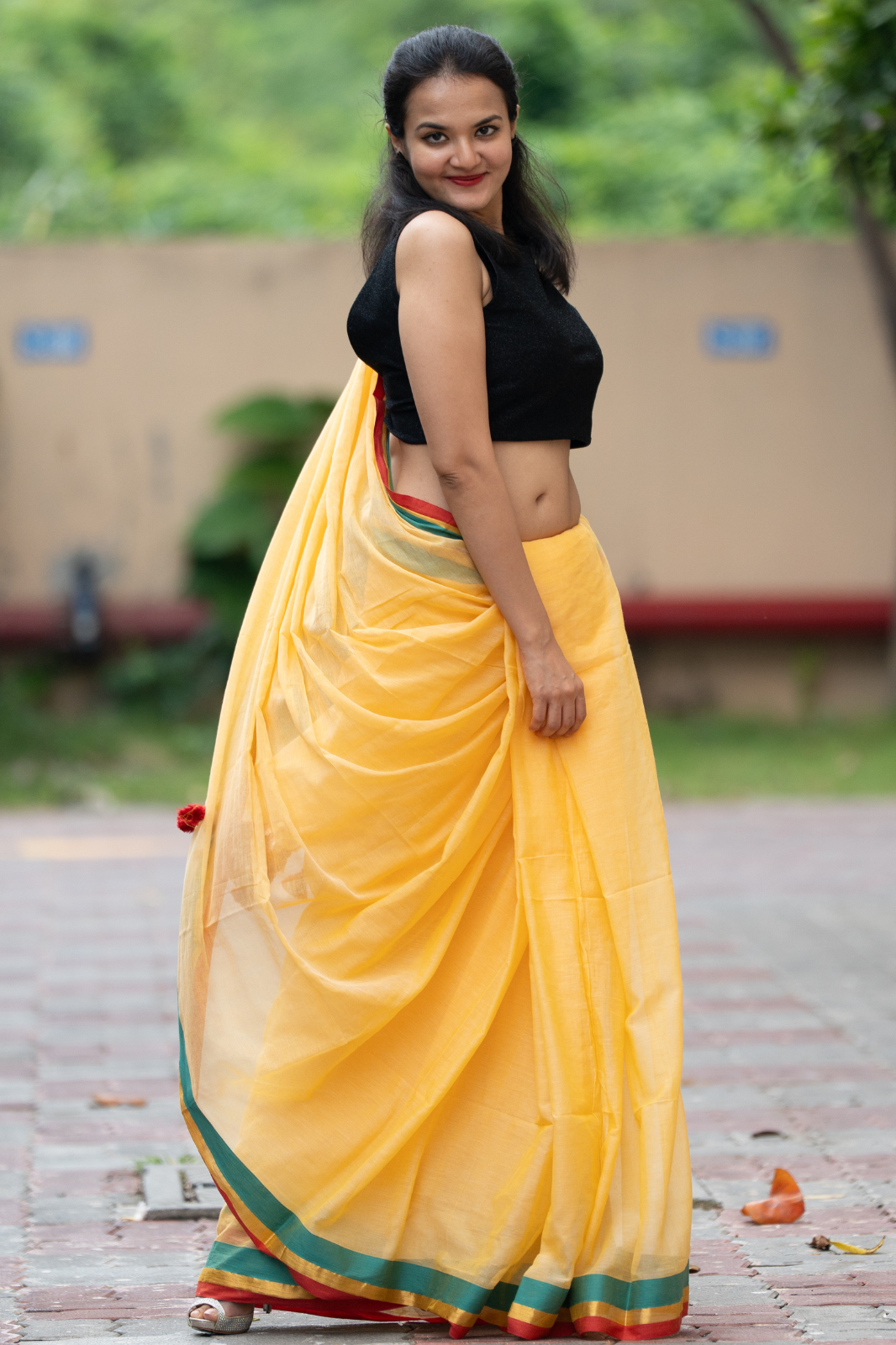Manthara (Mul Mul Cotton Saree)
