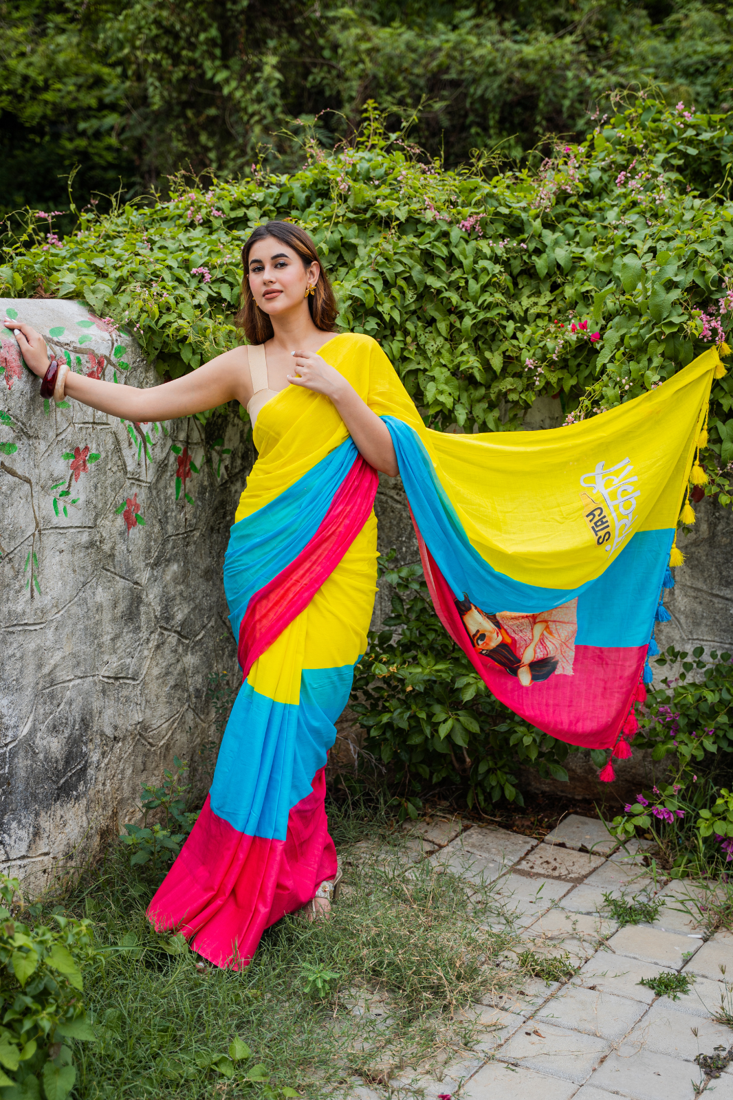 Gola Glow Pop (Mul Cotton Saree)