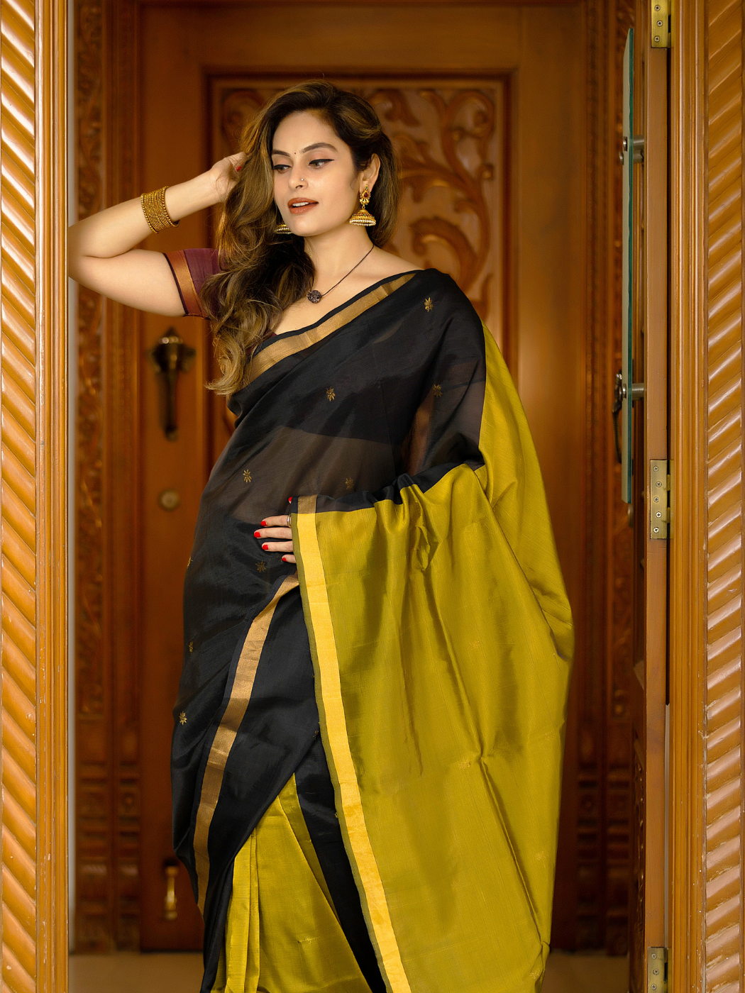 Tarini ( Pure Pattu Saree Handwoven + Blouse Piece)