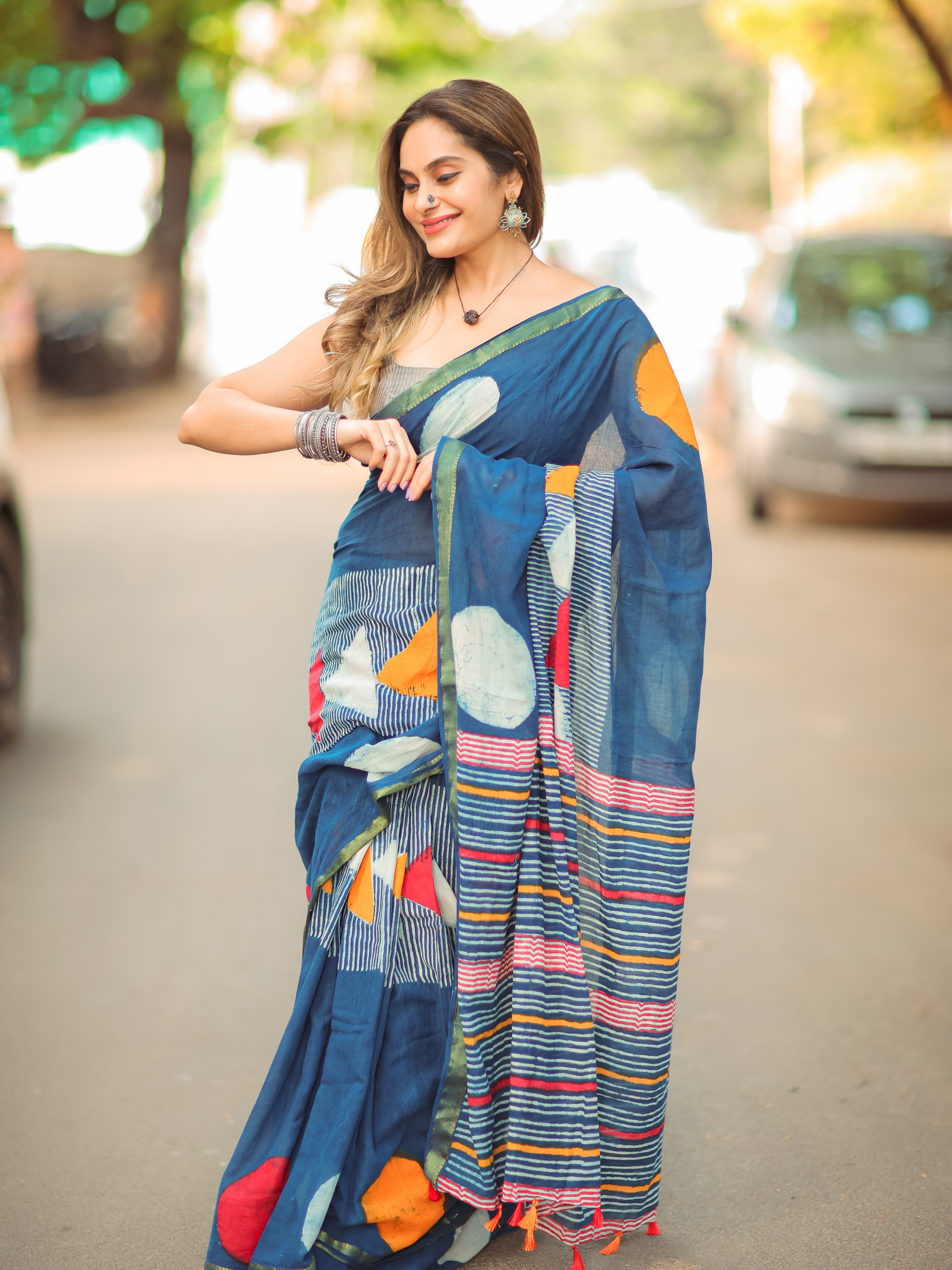 Abstract Ideas (Soft Cotton Saree With Zari Border)