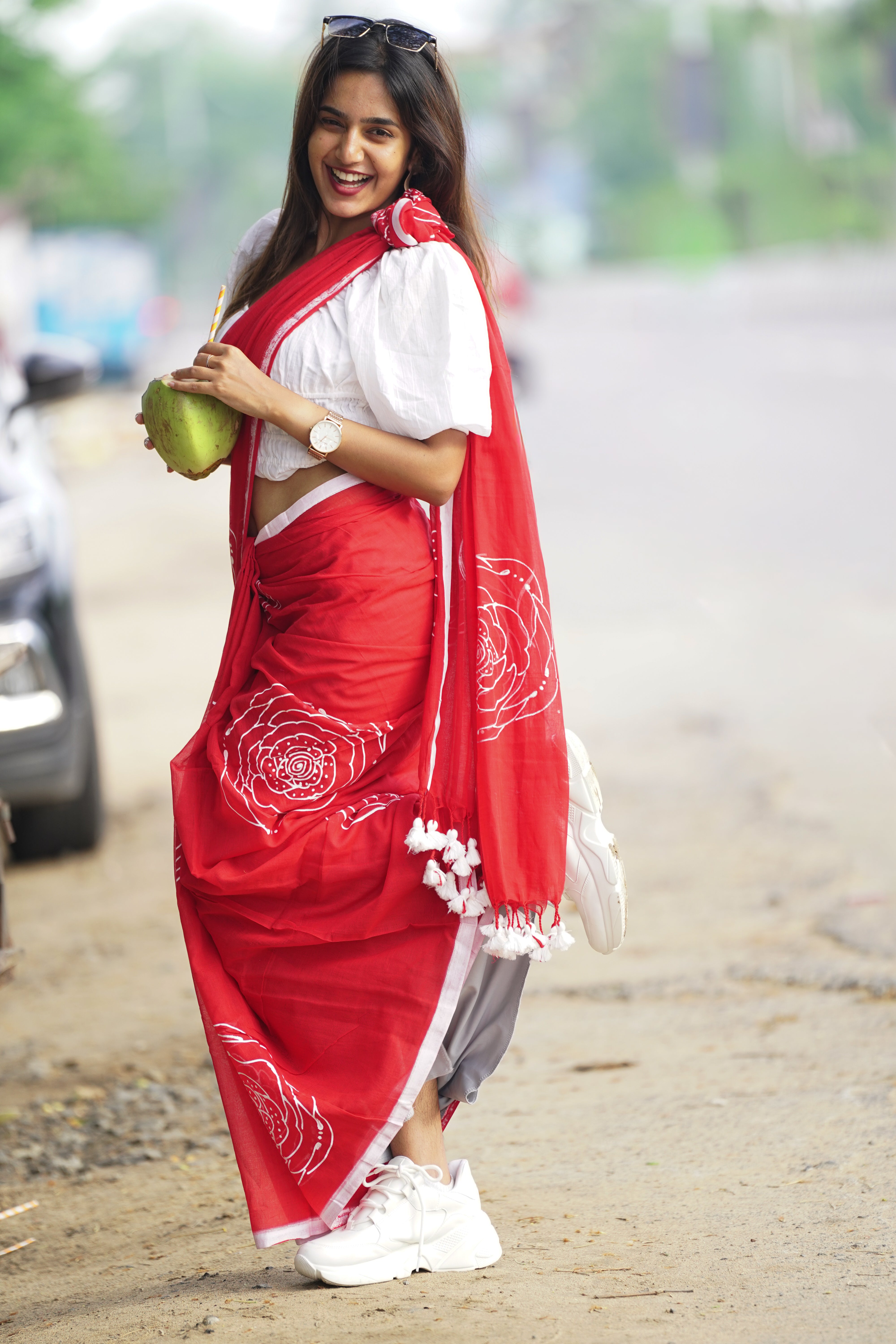 Bold Crimson Bloom (Mul Cotton Saree)