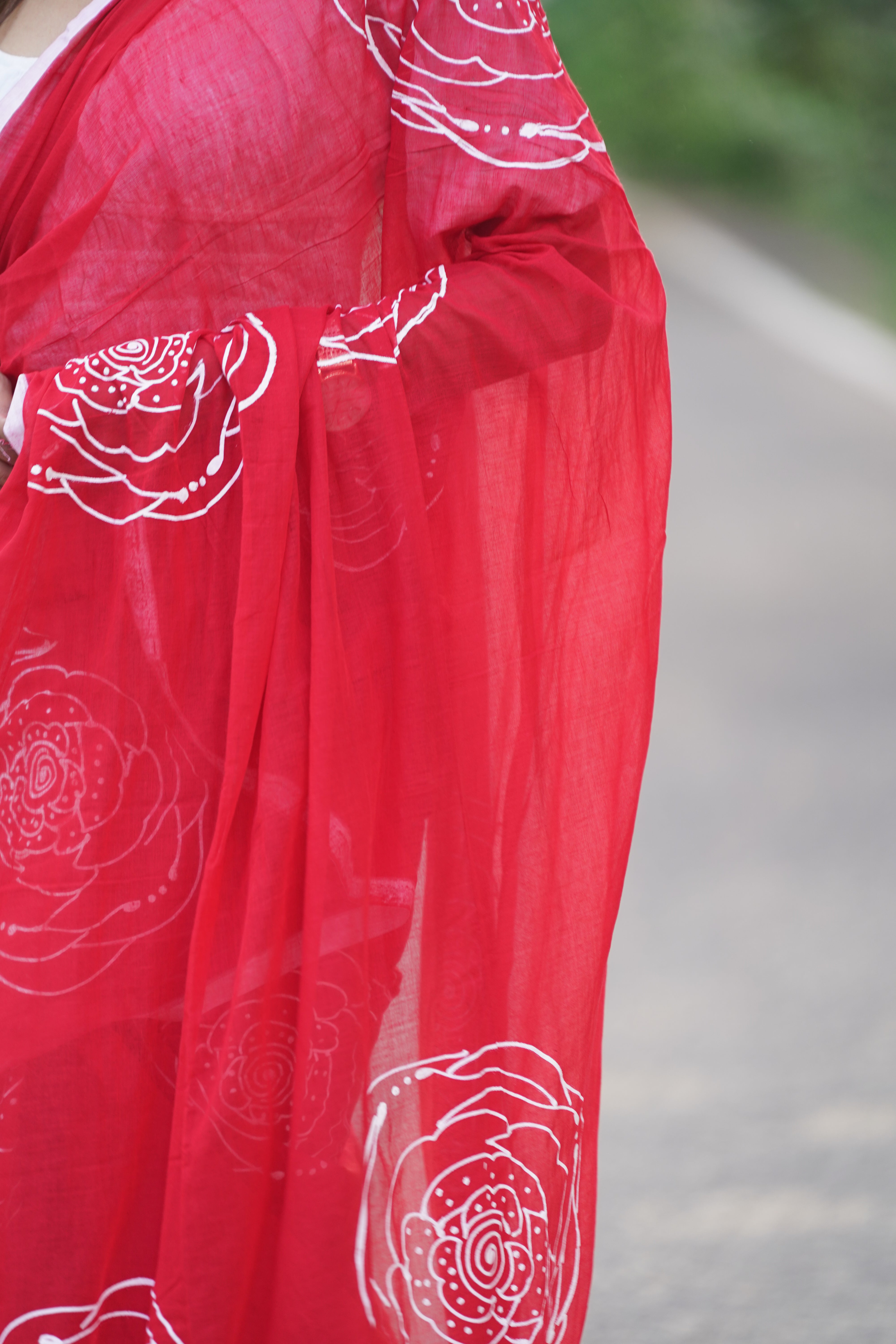 Bold Crimson Bloom (Mul Cotton Saree)