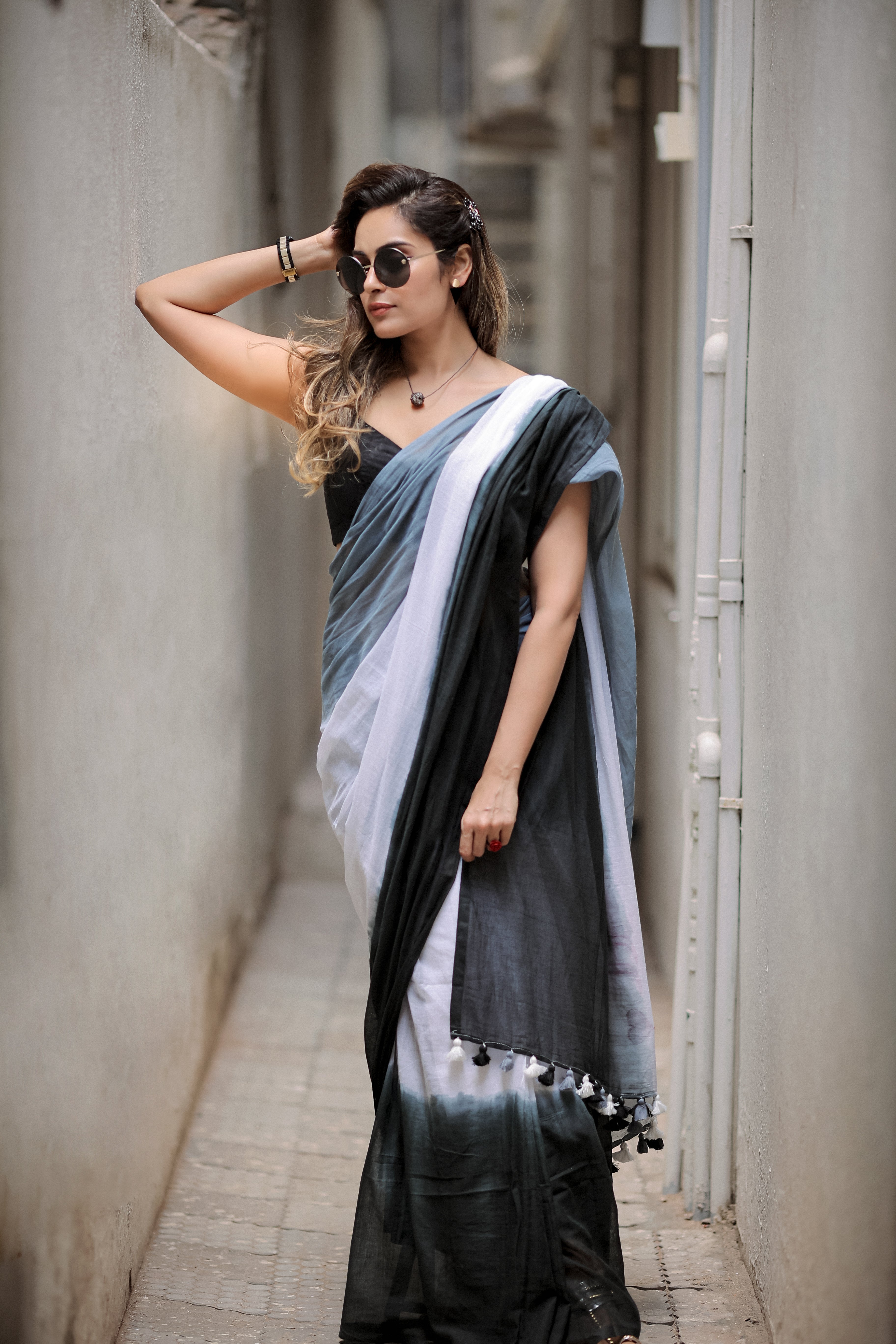 Viral Vibes (Hand Embroidery Mul Mul Cotton Saree)