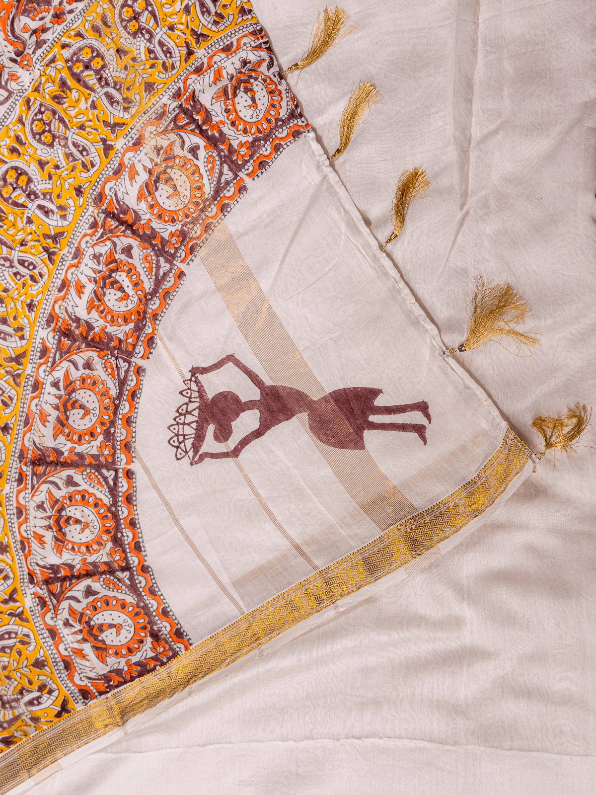 Manjari (Saree + Unstitched Blouse Piece)